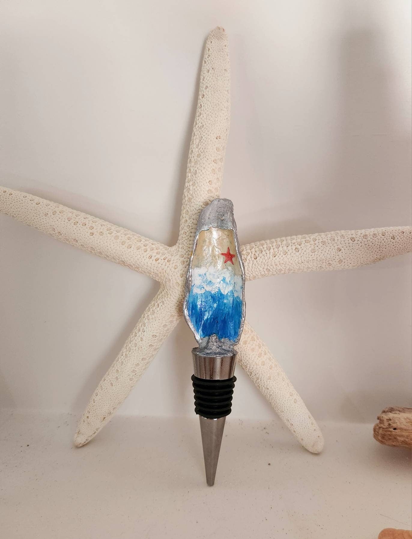 Bottle Stopper, Handpainted Oyster Shell Bottle Stopper, Barware, Gift, Coastal, Housewarming, Beach